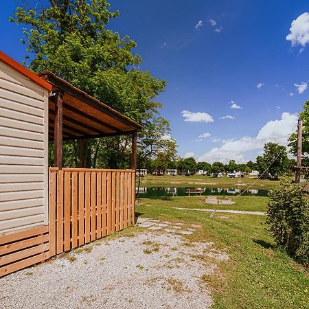Lake View Mobile Homes With Thermal Riviera Tickets In Terme Catez Чатеж-об-Сави Экстерьер фото