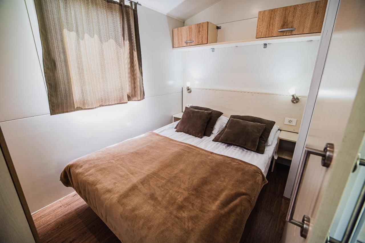 Lake View Mobile Homes With Thermal Riviera Tickets In Terme Catez Чатеж-об-Сави Экстерьер фото