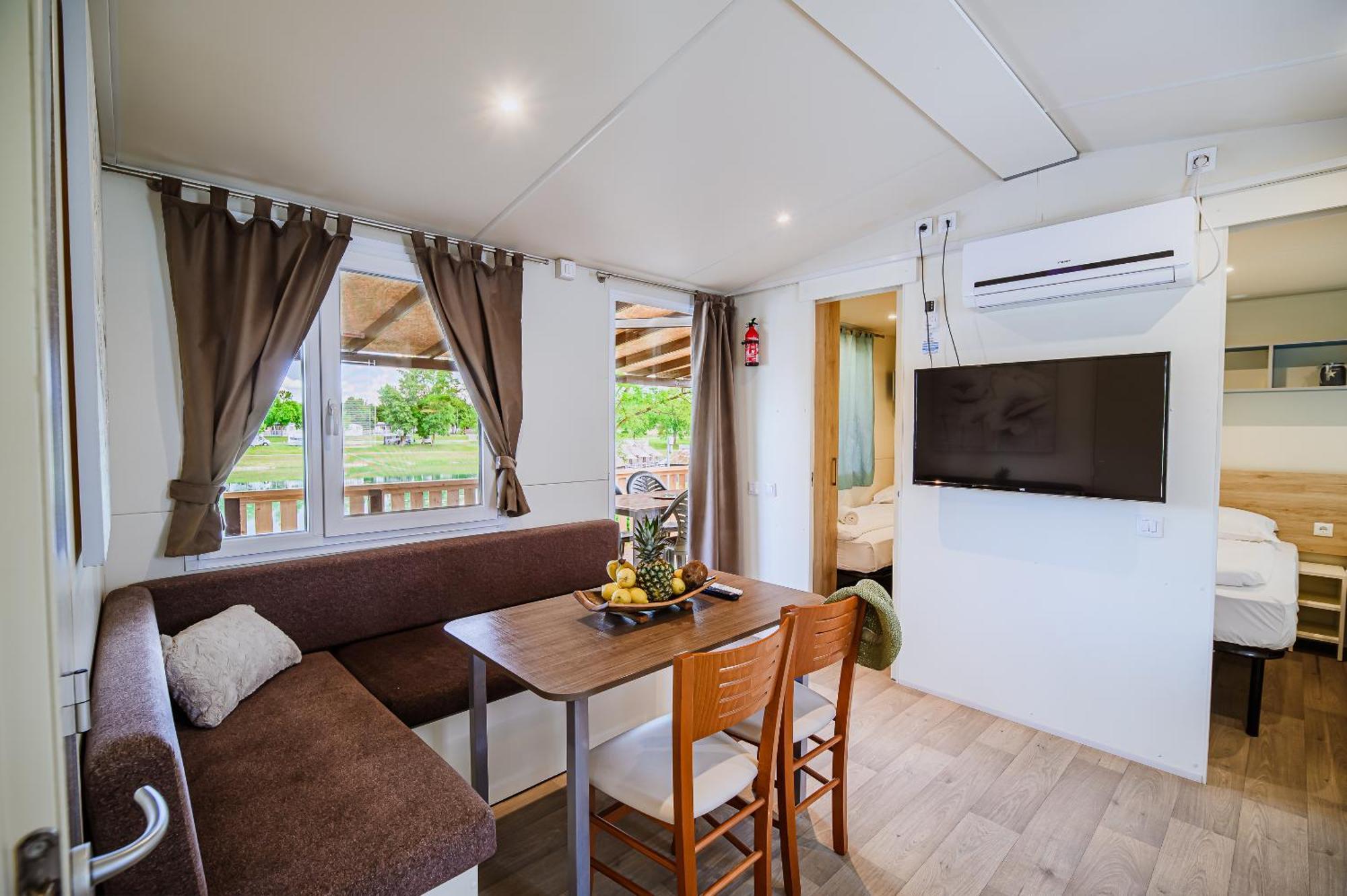 Lake View Mobile Homes With Thermal Riviera Tickets In Terme Catez Чатеж-об-Сави Экстерьер фото