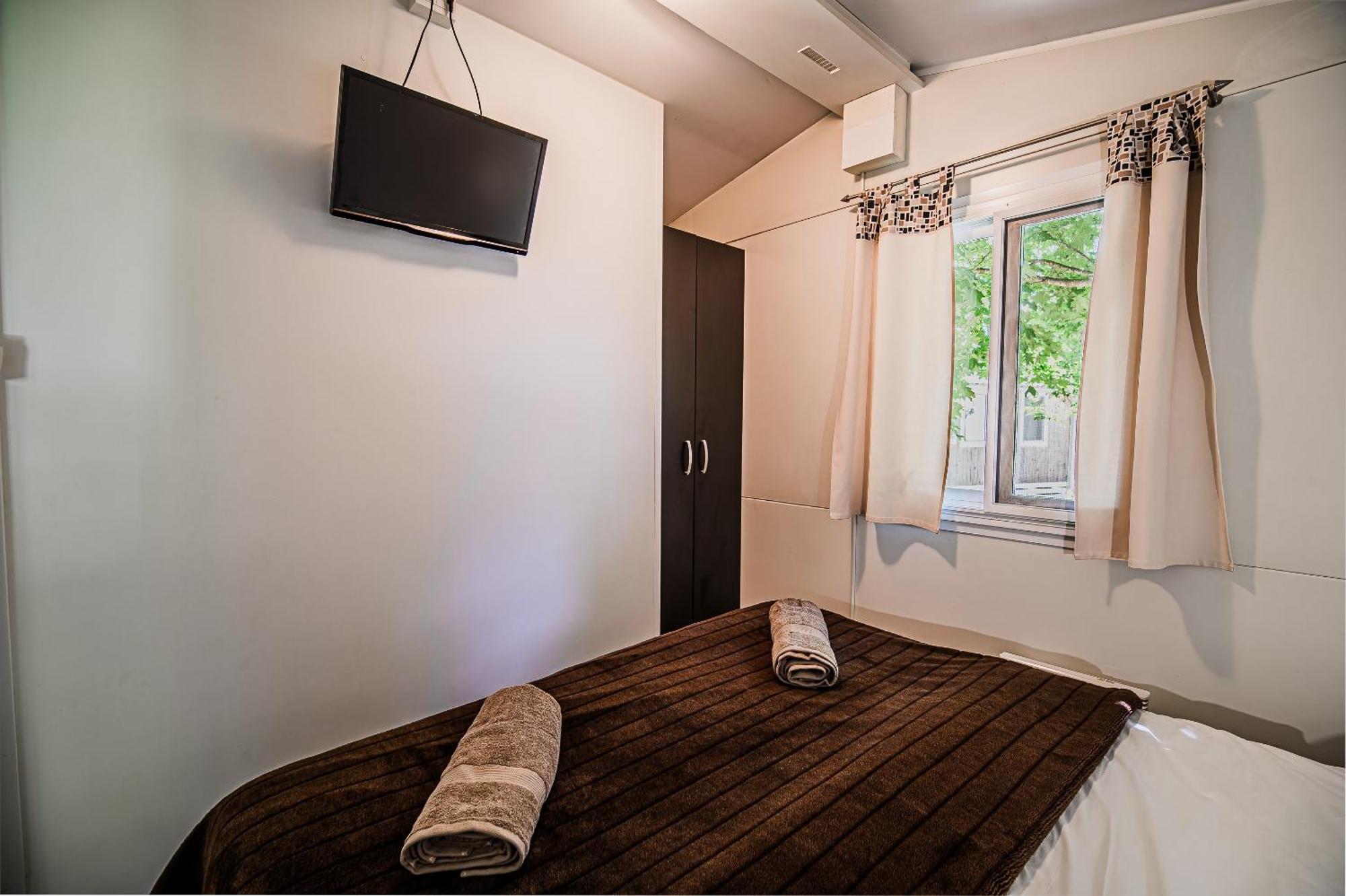 Lake View Mobile Homes With Thermal Riviera Tickets In Terme Catez Чатеж-об-Сави Номер фото