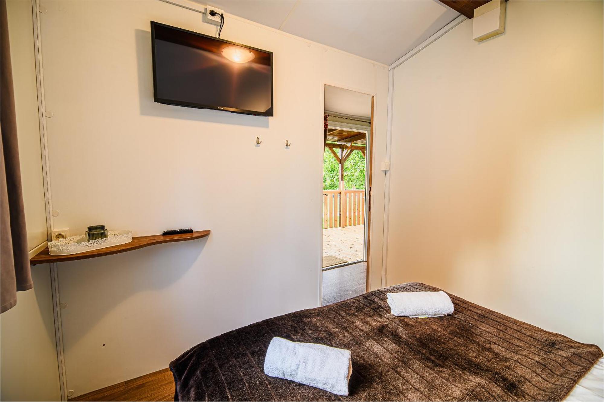Lake View Mobile Homes With Thermal Riviera Tickets In Terme Catez Чатеж-об-Сави Номер фото