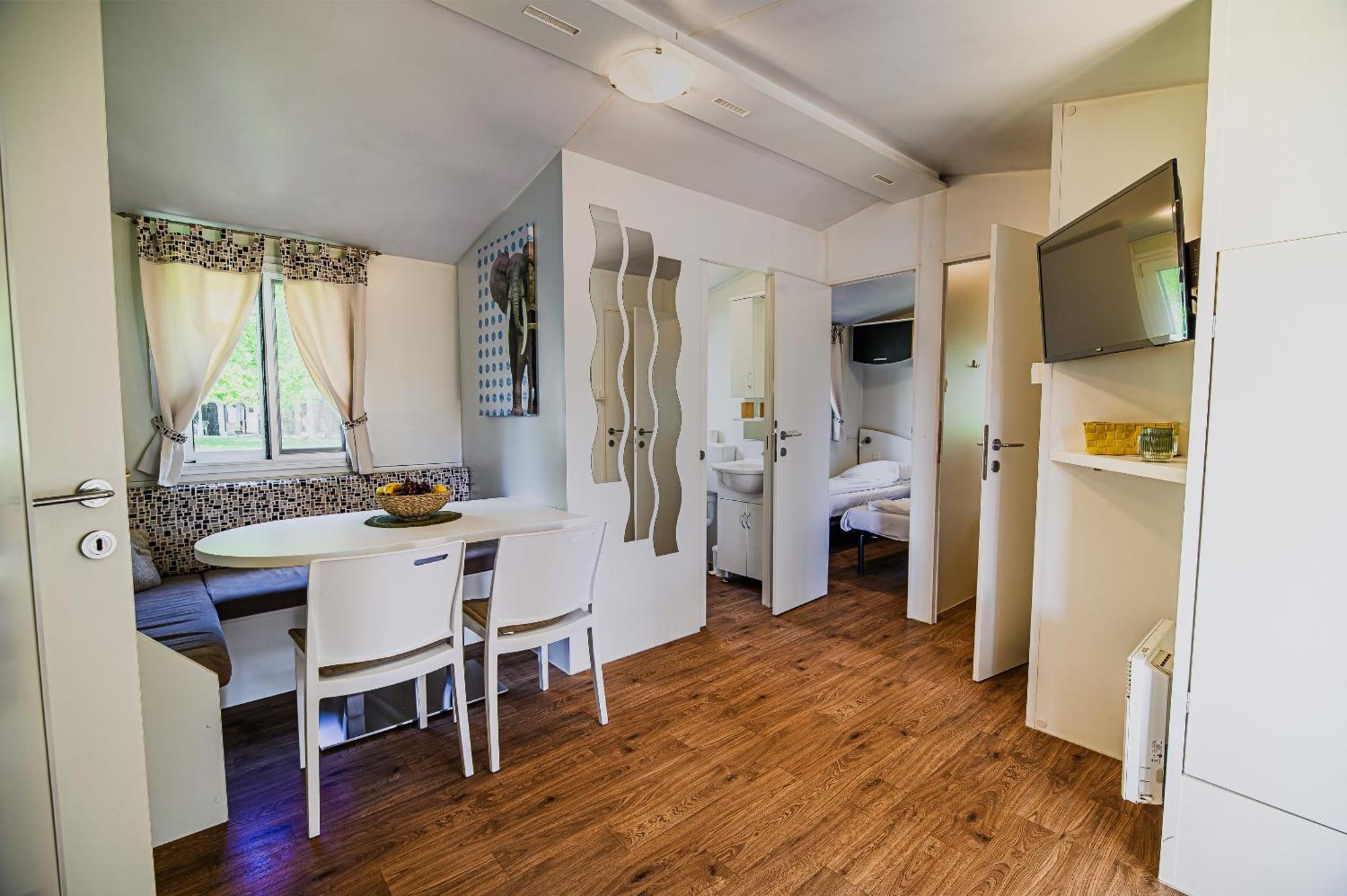 Lake View Mobile Homes With Thermal Riviera Tickets In Terme Catez Чатеж-об-Сави Номер фото